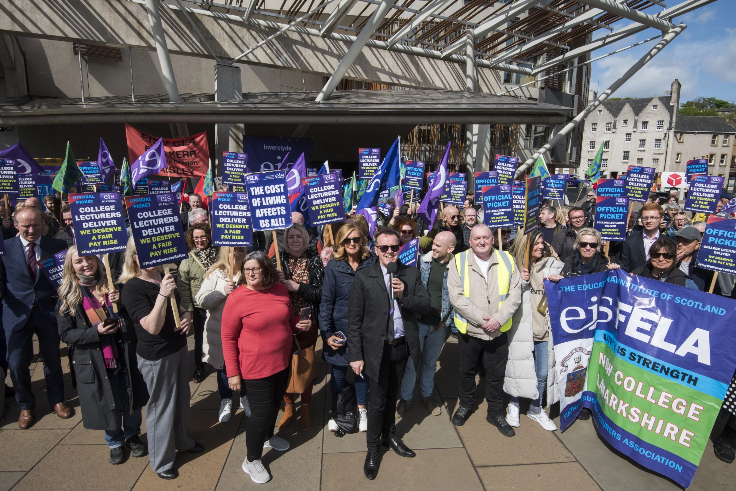 EIS to Announce Strike Ballot Results on Workloads