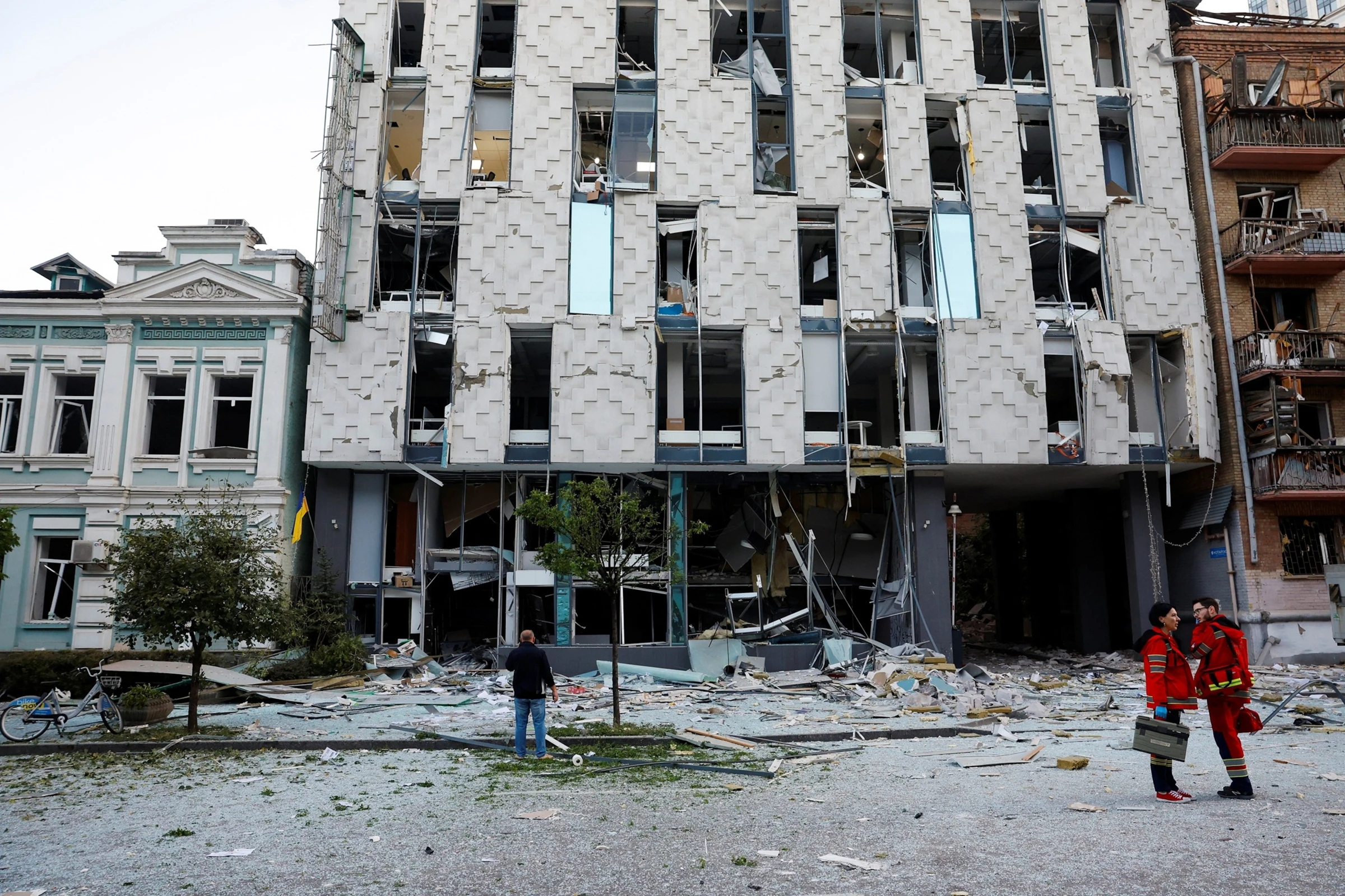 Russia launches major drone and missile assault on Ukraine