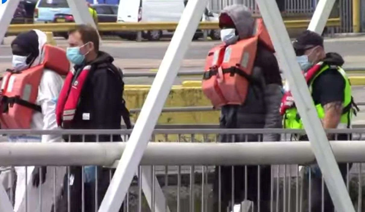 UK to Allow Border Force to Seize Phones from Migrants