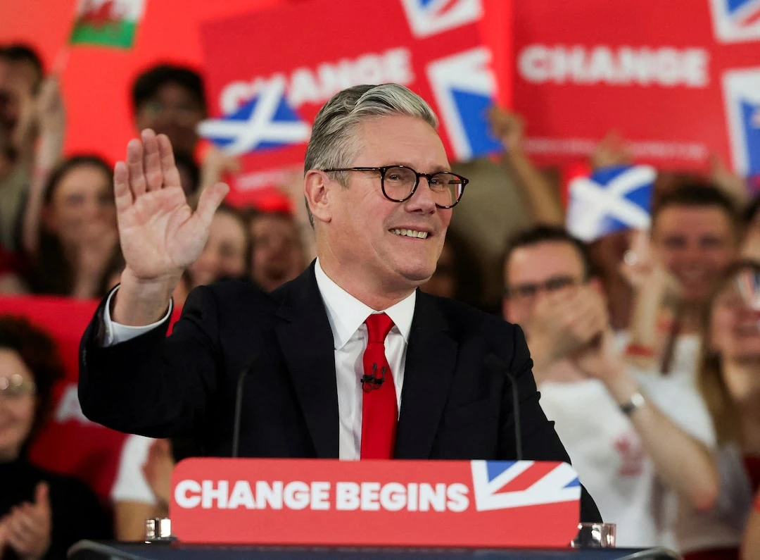 Pound and UK Markets Decline Amid Starmer Leadership Concerns