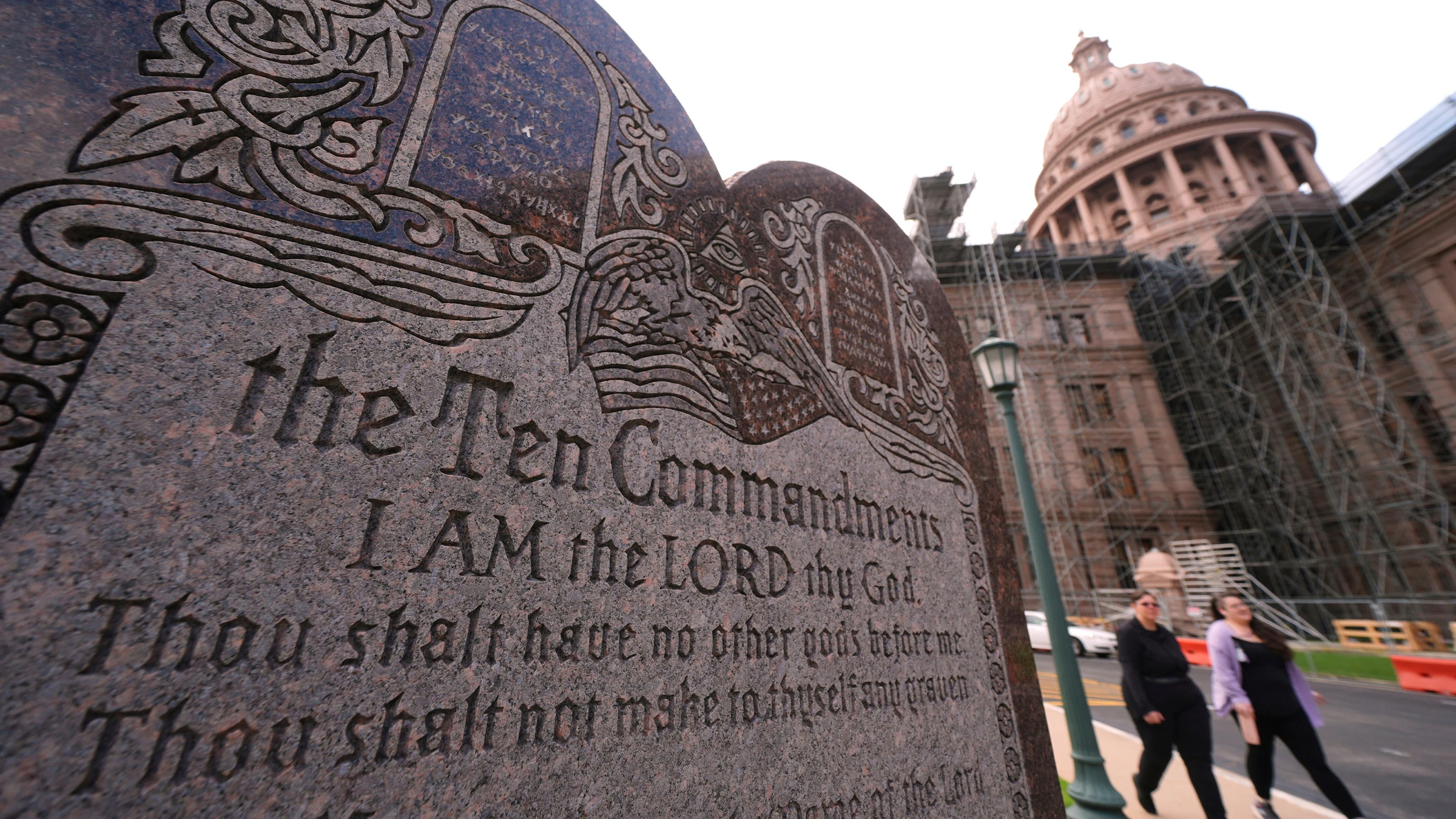 Texas Court Upholds Ten Commandments Display in Schools