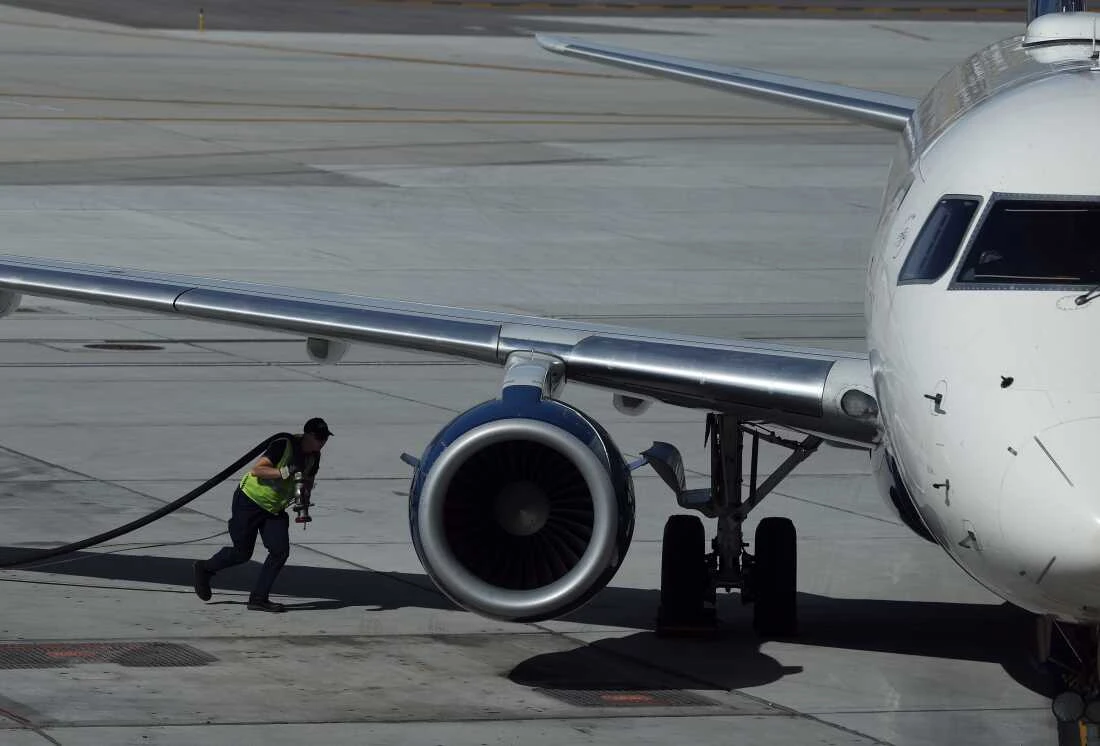 Southwest Airlines warns of financial risks from fuel costs