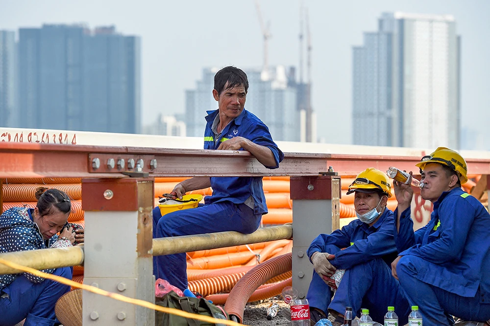 Japan to lend Vietnam over $10 billion for infrastructure