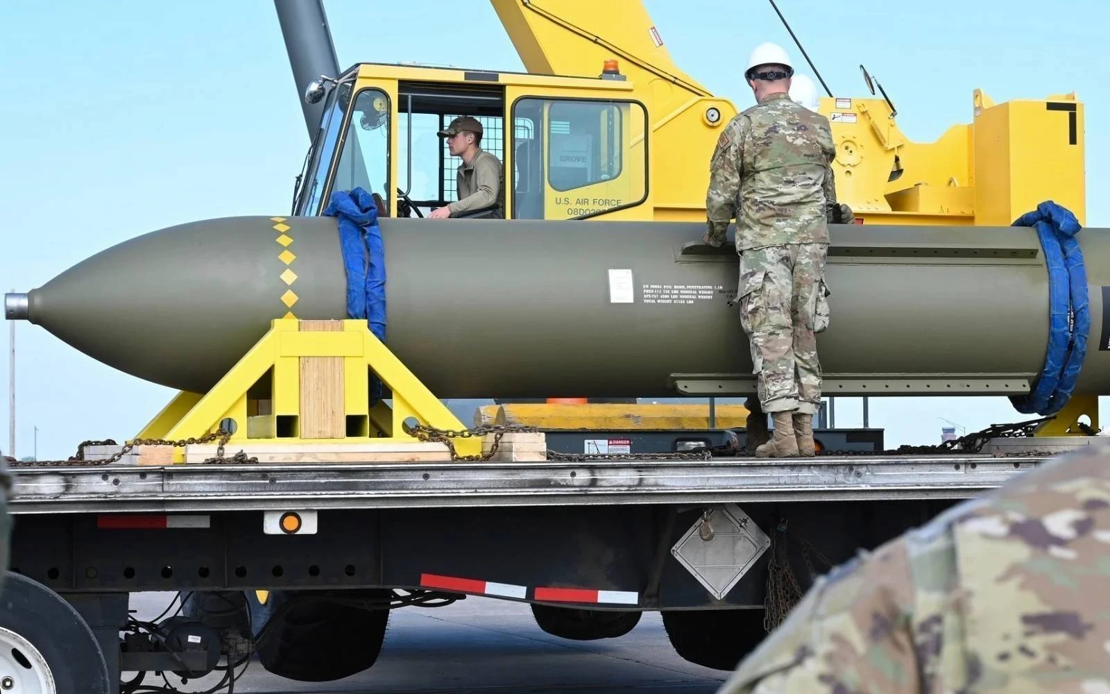 Pentagon Engages Automakers to Boost Weapons Production