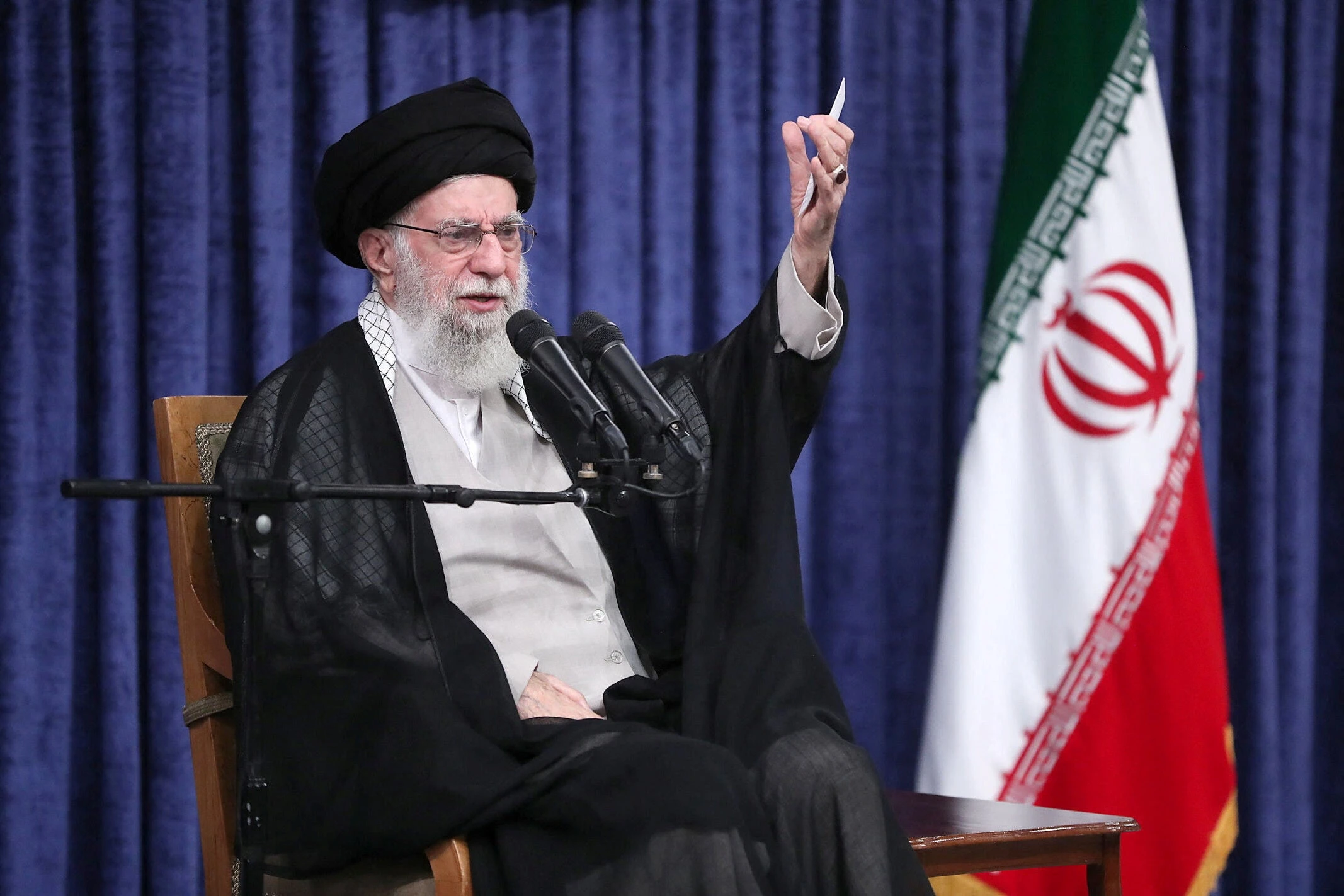Nationwide Protests Erupt in Iran Demanding Leadership Change