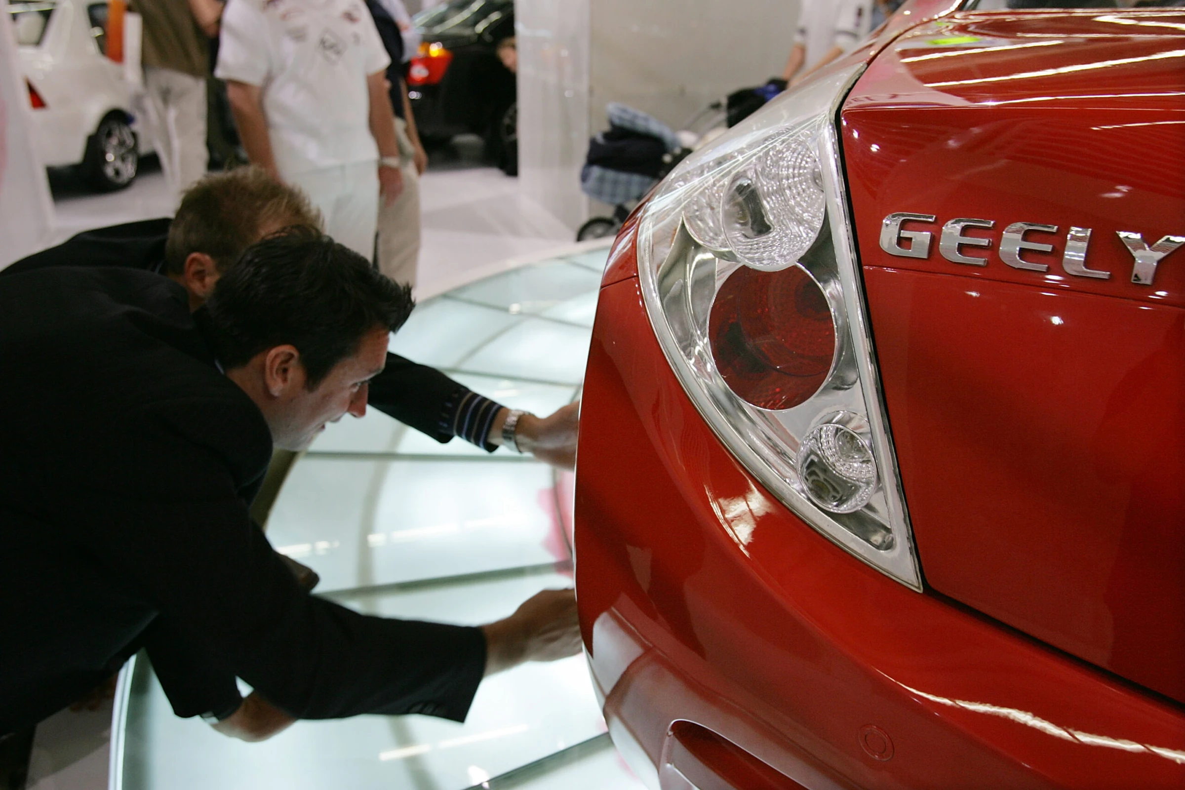Chinese Car Makers Dominate Market with 54% Share