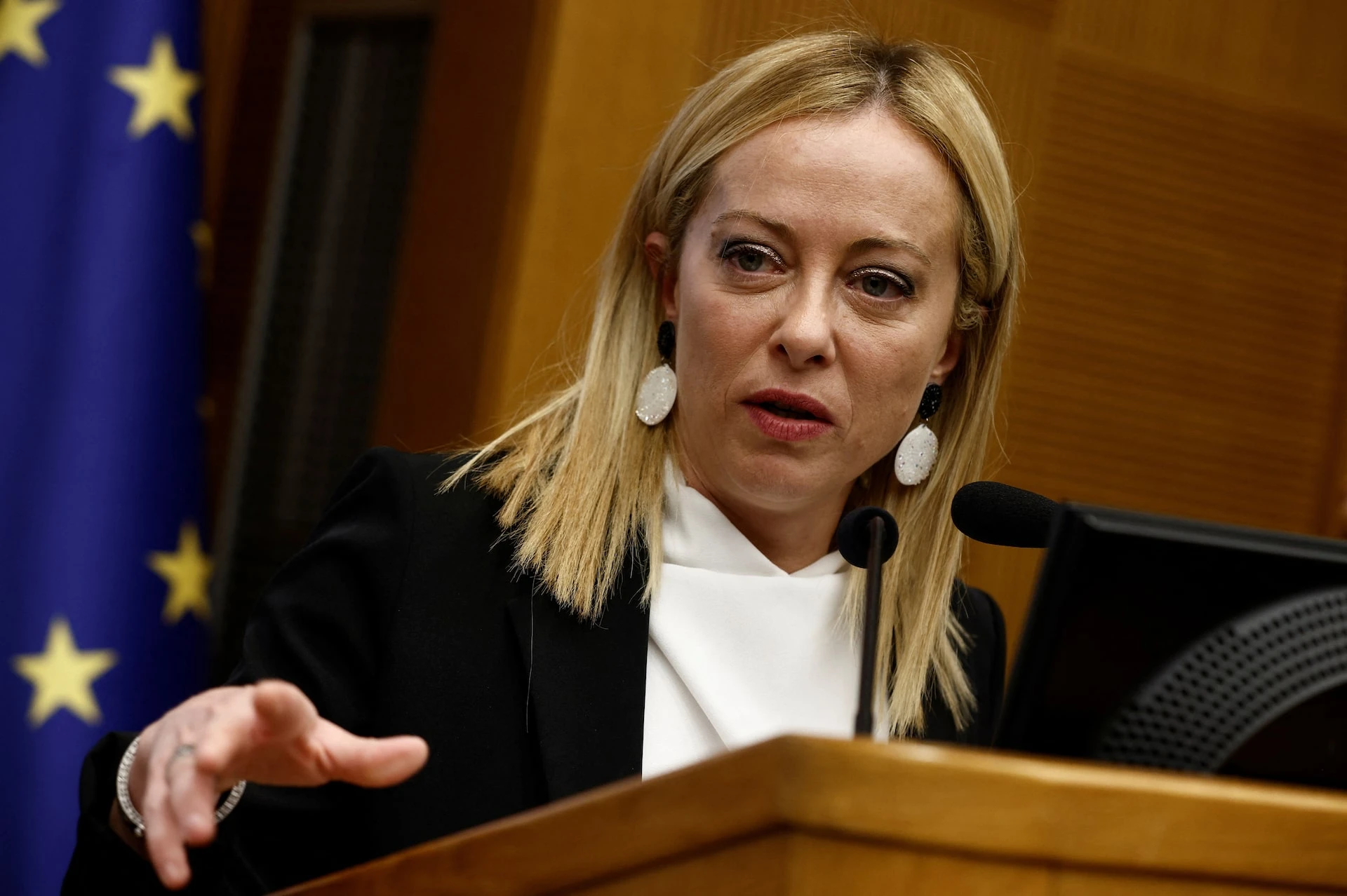 Meloni urges EU to renew talks with Russia