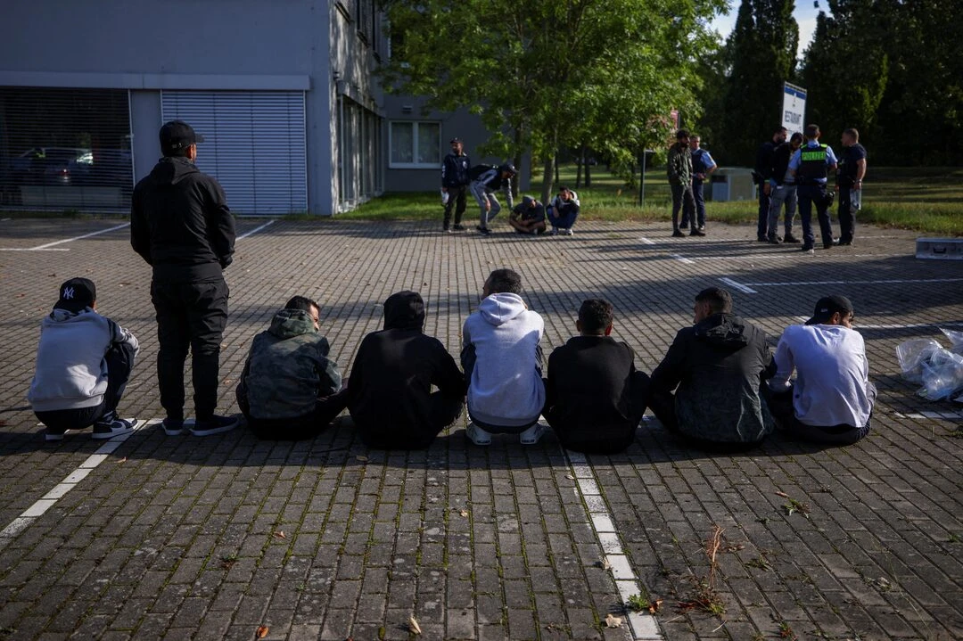 Germany to End Funding for Asylum Counseling in 2027