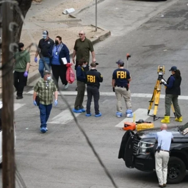 Shooting at Austin bar leaves three dead, 14 injured